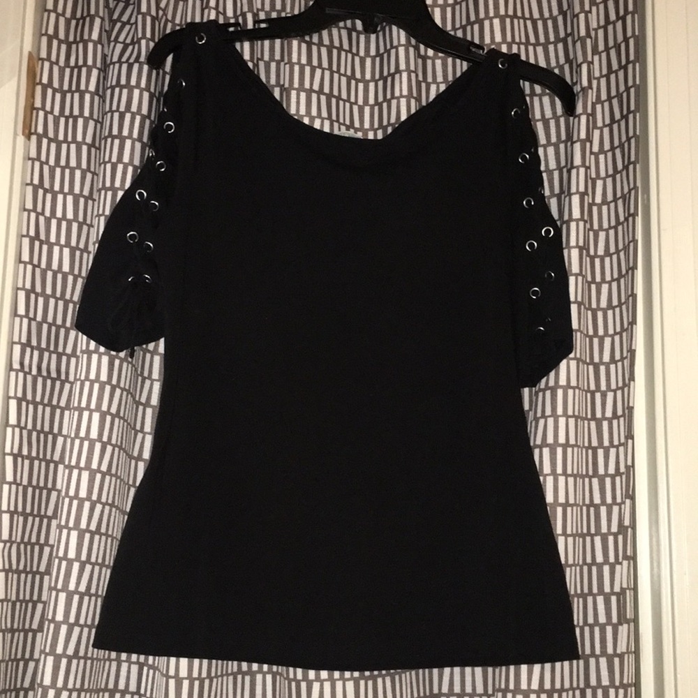H&M Lace up 3/4 sleeve top! GREAT CONDITION